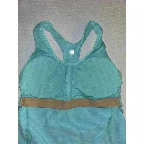 Lululemon Tank Light Blue Teal Top Size 6 Yoga Shirt Built In Bra - Picture 5 of 7